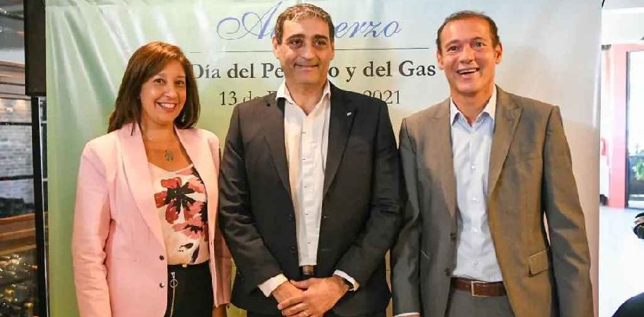 La Gobernadora Carreras participó del festejo por el Día del Petróleo